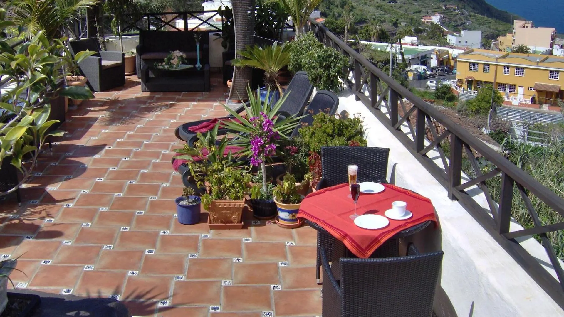 Daire Holiday Home In English Style With Sea View Icod De Los Vinos